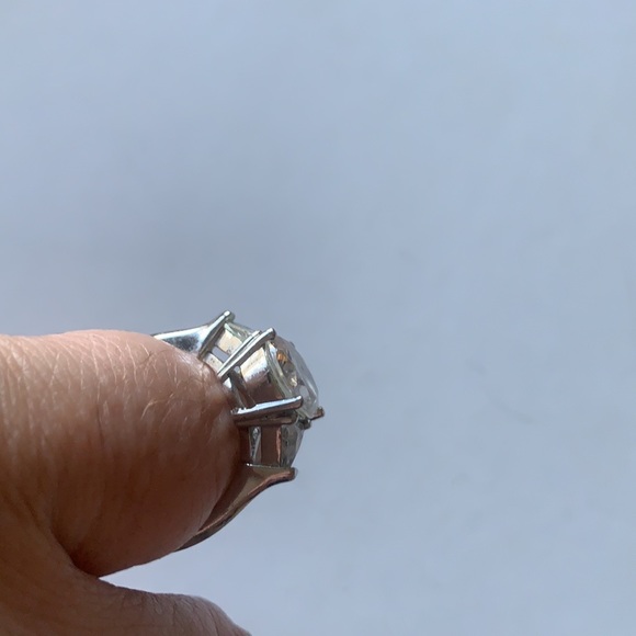 Silver CZ ring - Picture 5 of 8